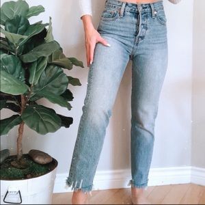 Levi Jeans SIZE 26 🌟